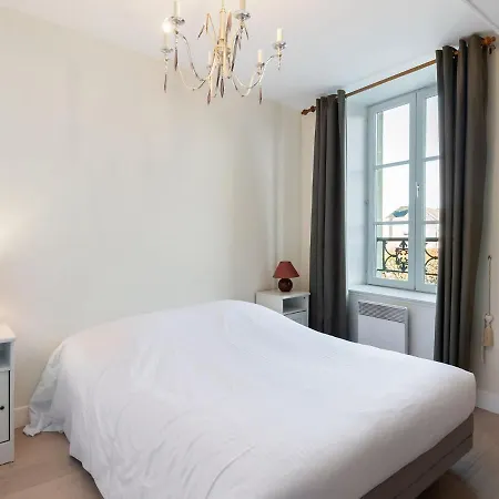 Spacious In Near Town Center Байе