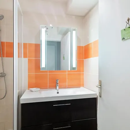 Spacious In Near Town Center Апартаменты Байе