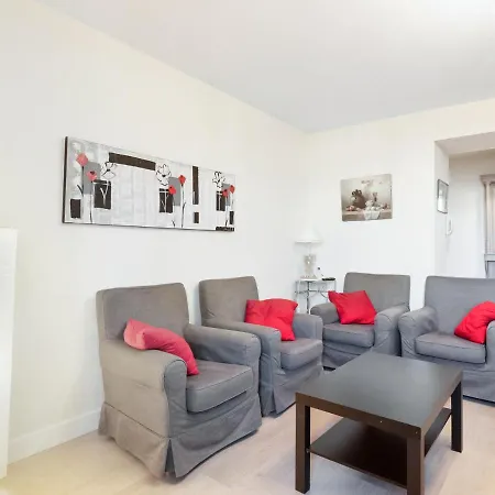 Апартаменты Spacious In Near Town Center *