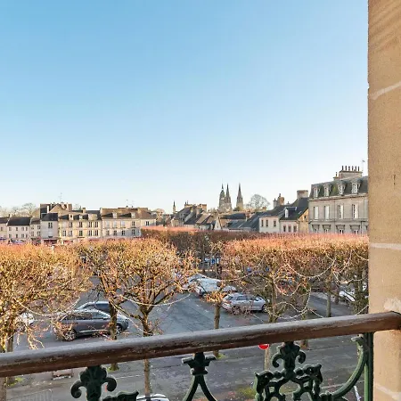 Spacious In Near Town Center