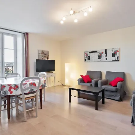 Spacious In Near Town Center Байе
