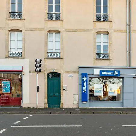 Spacious In Near Town Center